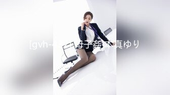 小骚货吃完水果豆两个人安慰她都满足不了。吃完变的好骚