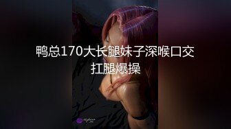  老婆正在被单男冲刺，我就站在床边一边撸着鸡巴一边给单男加油，等单男无套内射