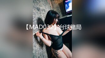  推油按摩女客户挑弄敏感乳头极痒无比小穴直流白浆，只能用粗大肉棒解痒止