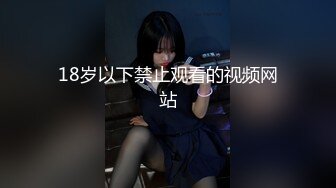 胸前漂亮纹身美女！居家炮友激情操逼！圆润肥臀翘起求操，地上骑乘位深插，后入撞击爆操