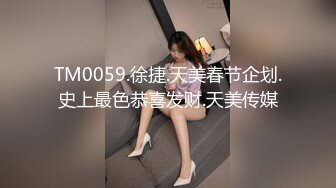 香港某酒店頂層泳池錄得紋身男深夜與極品身材女友啪啪,肆意發揮激情無限