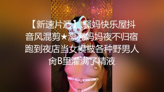 巨乳美女，观众面前使劲摇晃，礼物不停，笑容甜美~ 