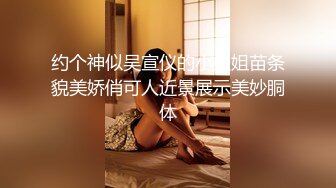 前女友喝尿，跪在浴室被滋尿，‘唔分叉的‘，’你别吸啊，吐掉，快过来，什么味‘，’好喝，咸咸的‘！