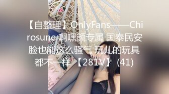  奶子发育的很不错的极品小太妹露脸精彩大秀，旁边还有好姐妹听狼友指挥玩弄小骚穴