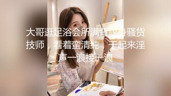  妖艳人妻露脸激情4P伺候三个大鸡巴，肚兜情趣高跟诱惑享受三个大鸡巴的蹂躏爆草