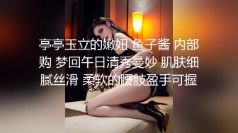 颜值美少女！性感黑丝极度淫骚！假屌吸在墙上后入，从下往上拍摄完美视角